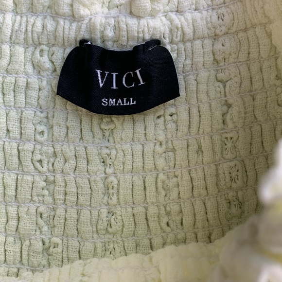 Vici ruffled skirt with LoveShackFancy vibes. - Picture 2 of 5